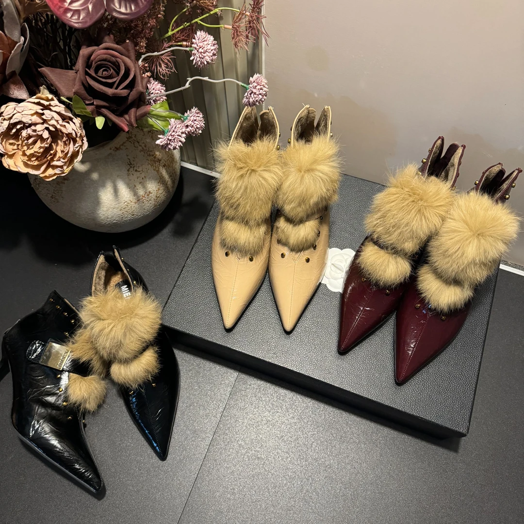 2025年冬季时尚新款精致兔毛设计休闲加绒保暖舒适细根深口高跟鞋