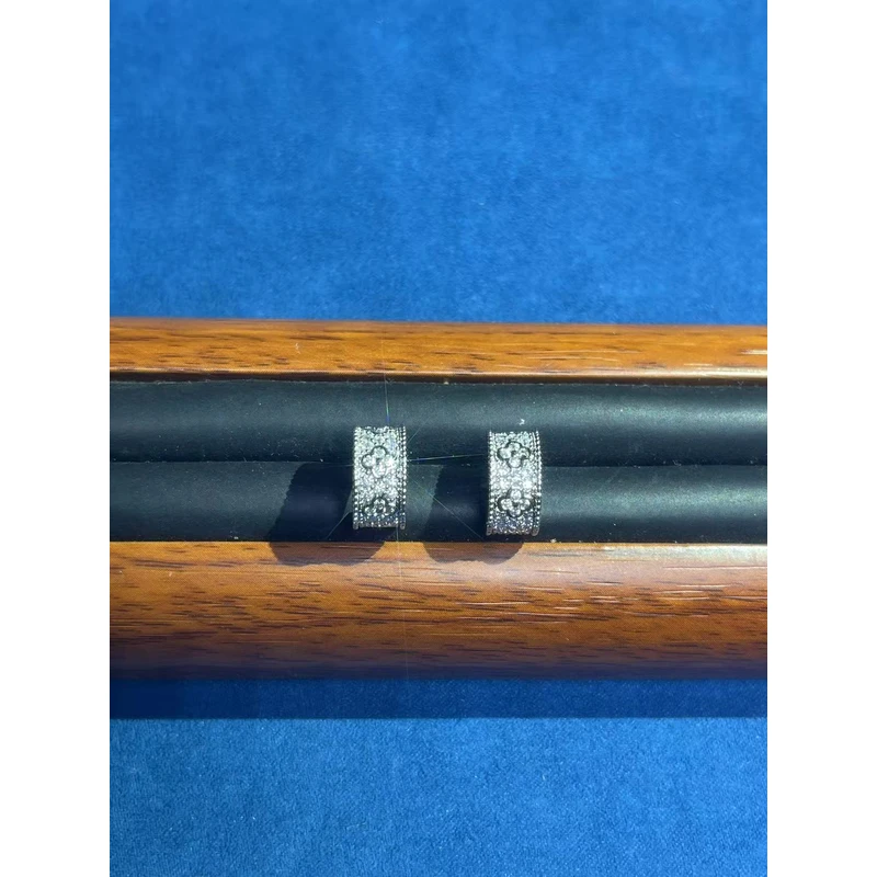 a1268白色满镶花花耳钉多样性发货