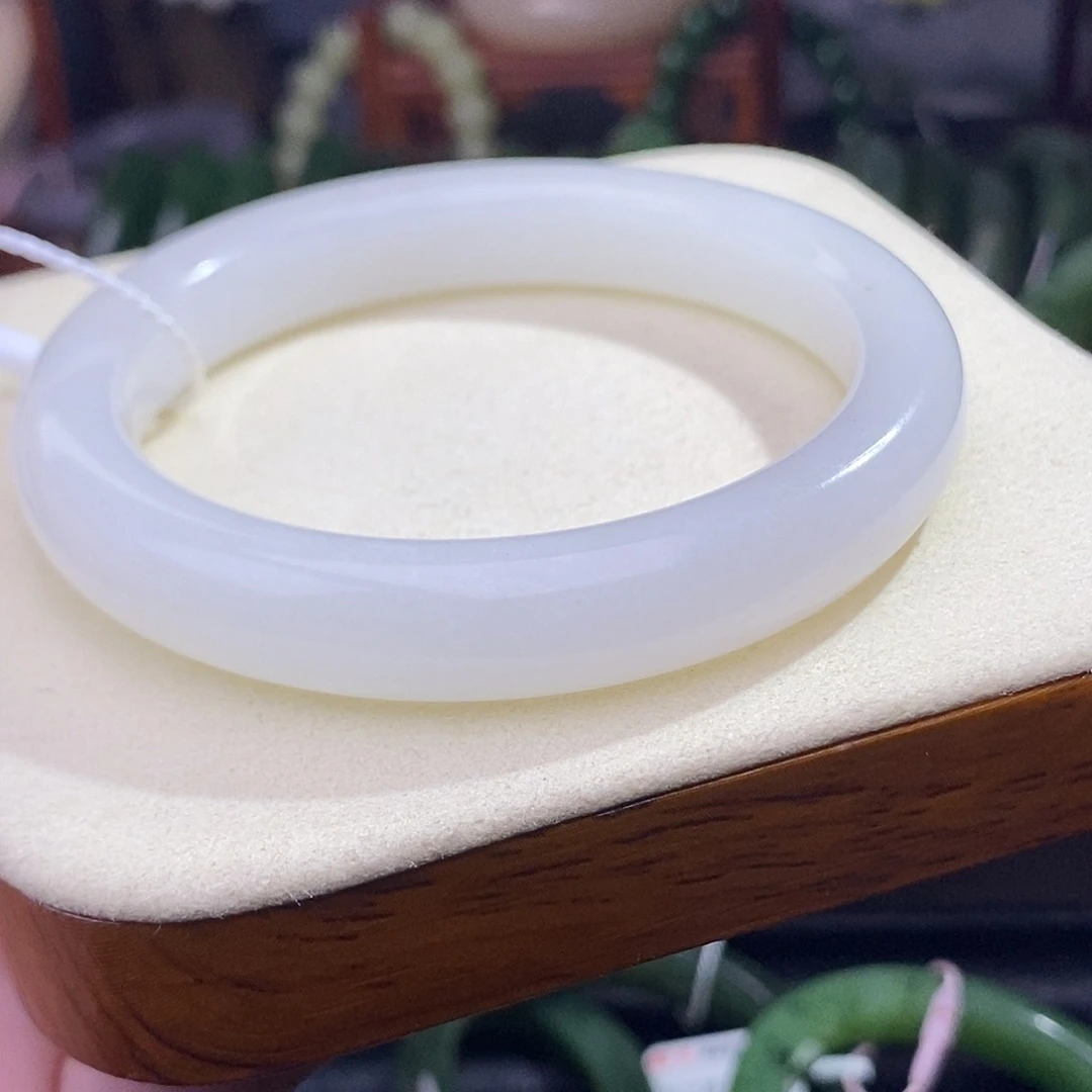 和田玉清货价白玉手镯58.6未镶嵌