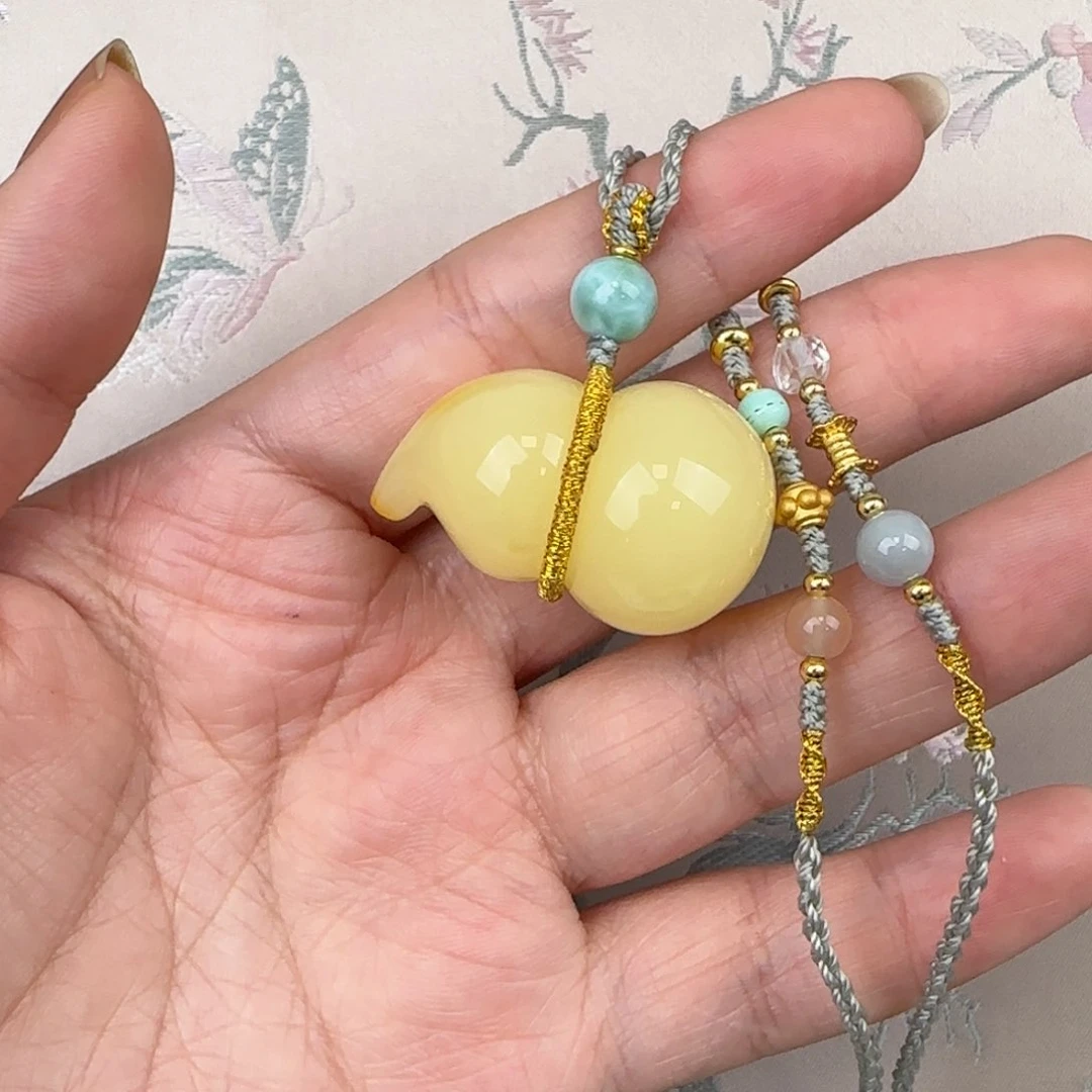 蜜蜡吊坠(赠链)未镶嵌