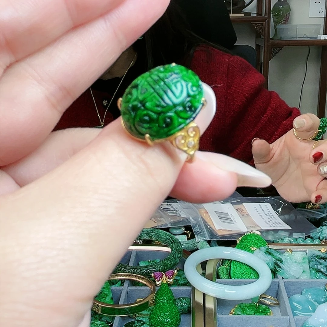 翡翠颈饰银S925镶嵌戒指