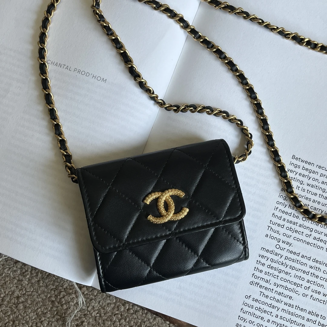 95新 Chanel/香奈儿 Azul - 23A黑金羊皮复古扣斜挎卡包 42980