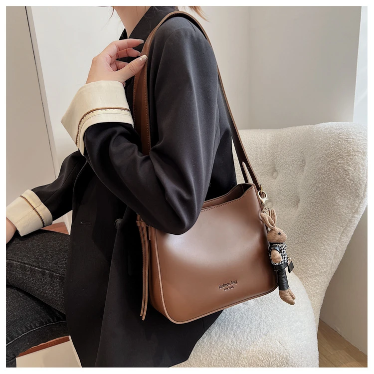 高级感包包女2024新款腋下包时尚百搭单肩斜挎包跨境爆款女包