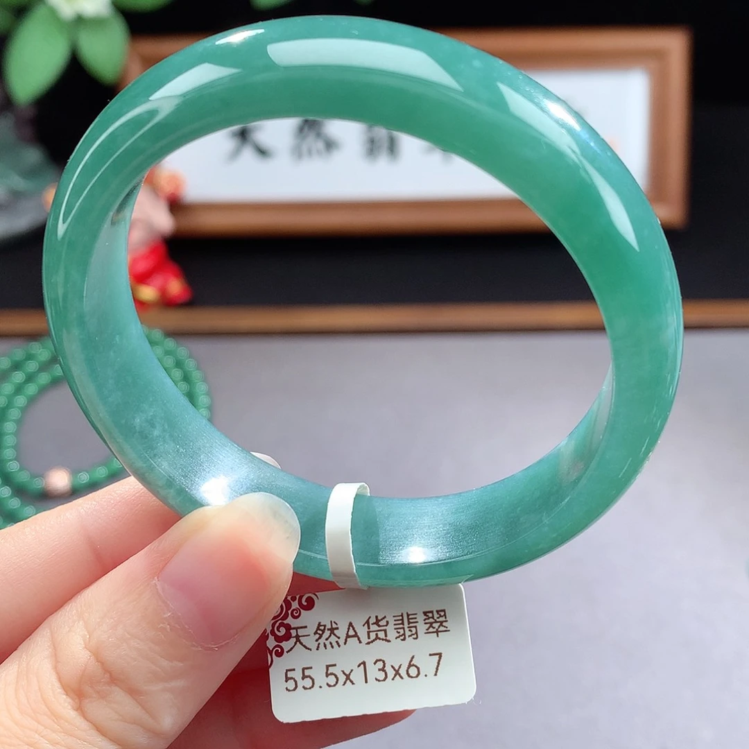 未镶嵌手镯（圆镯）翡翠