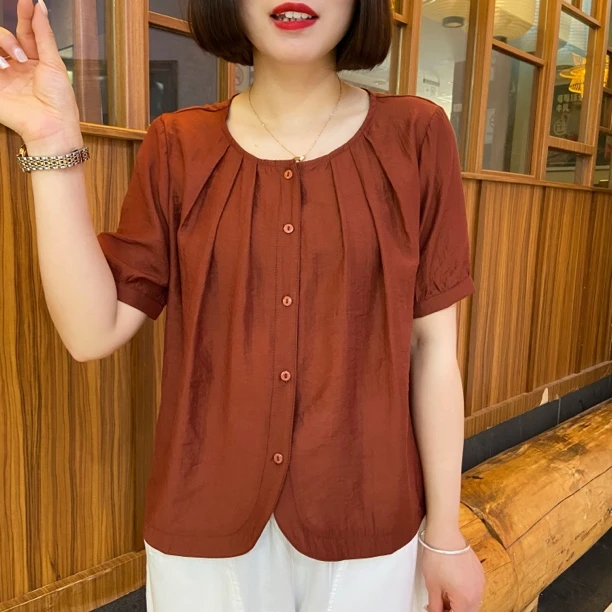 夏季洋气时尚女士妈妈装显年轻褶皱百搭纯色显瘦圆领衬衫遮肚