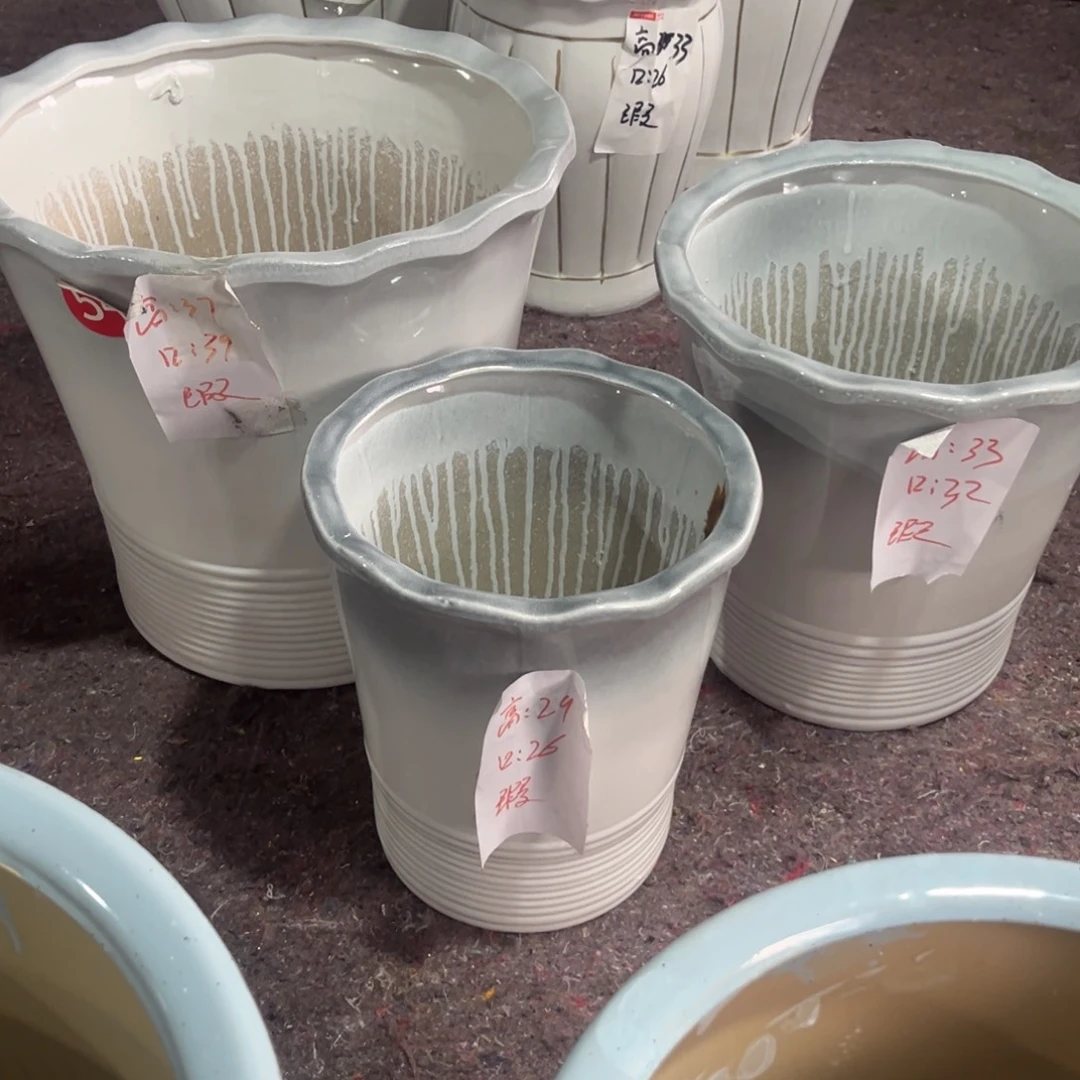 喇叭花一套三个花盆