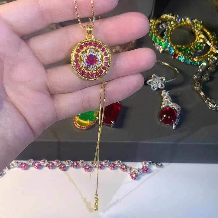 非金属52吊坠。