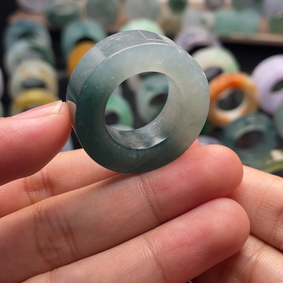 定制翡翠未镶嵌  半山水