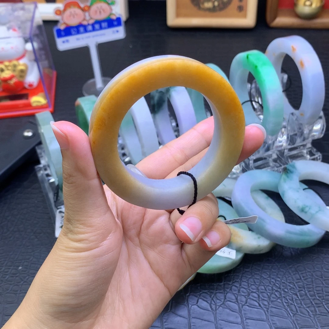 定制翡翠未镶嵌翡翠手镯