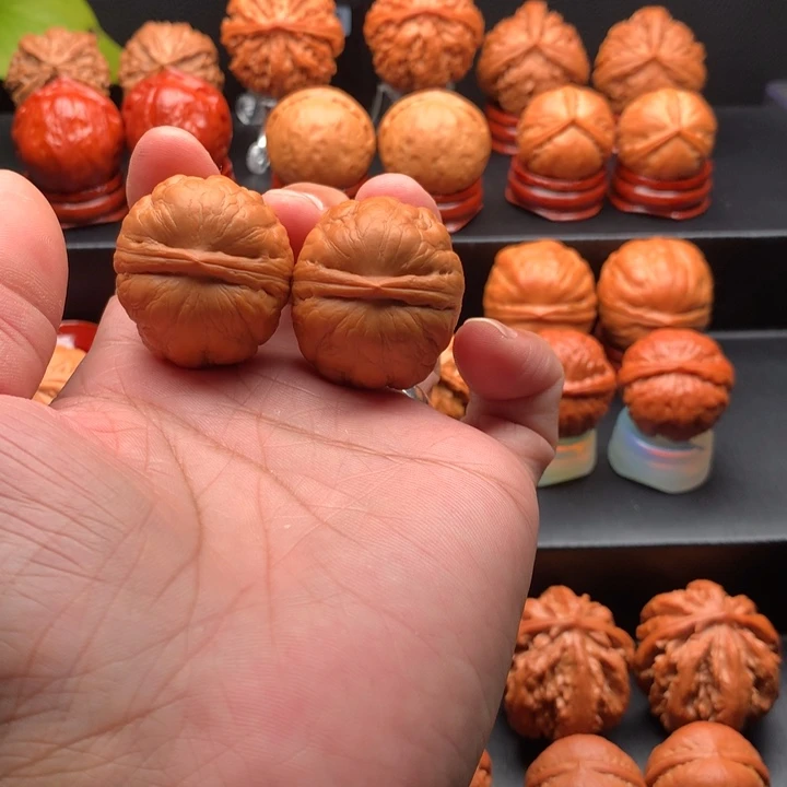 把件桃核单****生野生小手捻