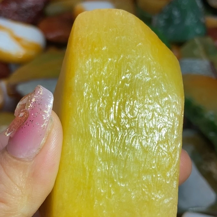 翡翠未镶嵌颈饰缅甸