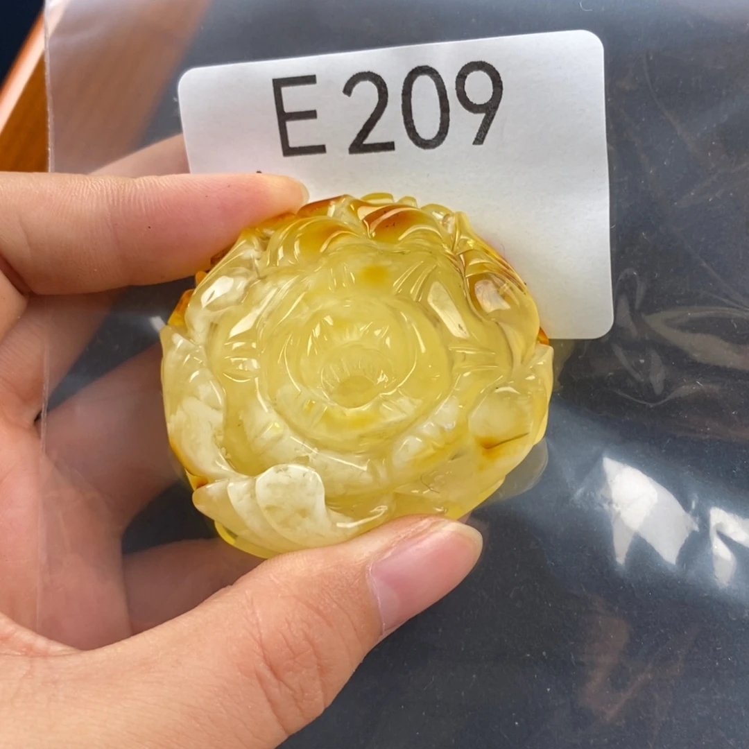 蜜蜡未镶嵌珠宝奇石