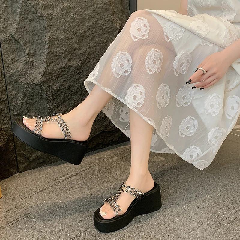 2025新款拖鞋女夏季时尚百搭外穿增高厚底坡跟水钻高级高跟凉拖鞋