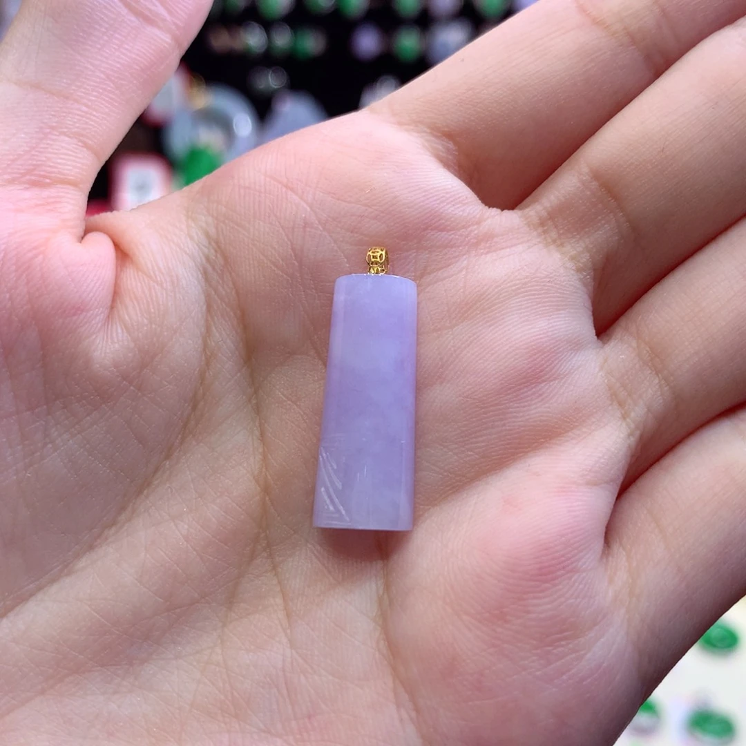 翡翠18K金镶嵌颈饰翡翠