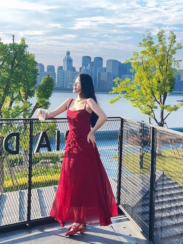 T-00001【绽放玫瑰】法式时尚气质女主红色荷叶边收腰连衣裙