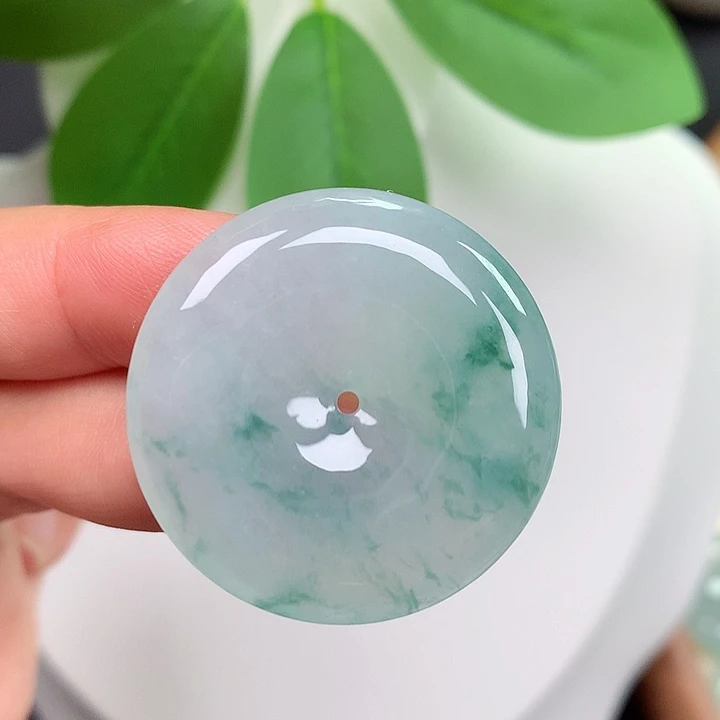 翡翠未镶嵌颈饰平安扣 31.8x5.1mm