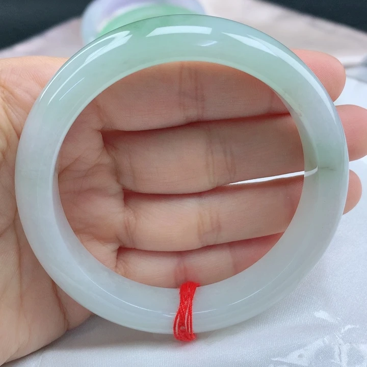 翡翠手镯未镶嵌半巾半水59
