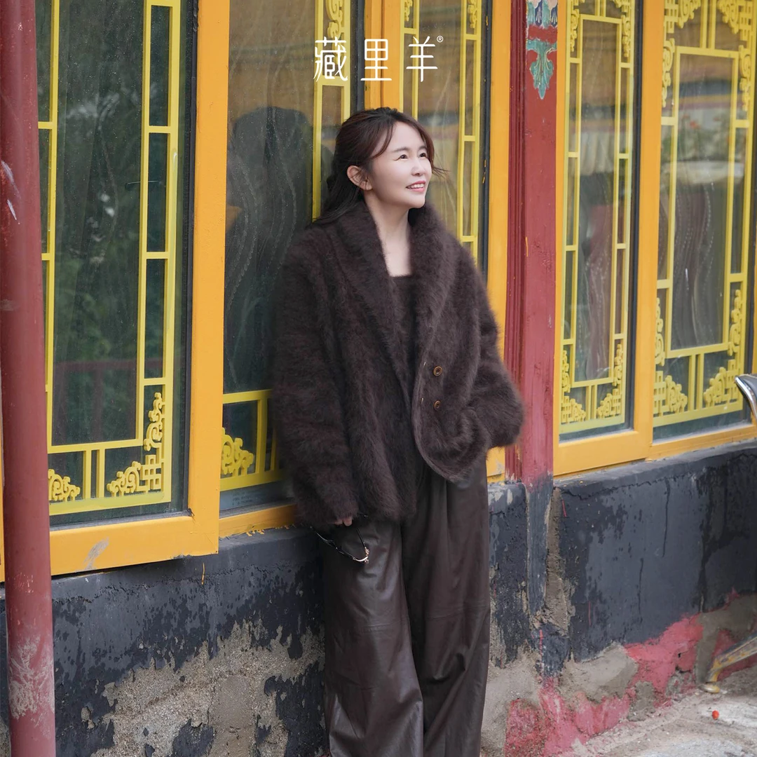 藏里羊【北美小动物毛毛】“聚光灯”疗愈绒感 皮草感奢美外套M1836