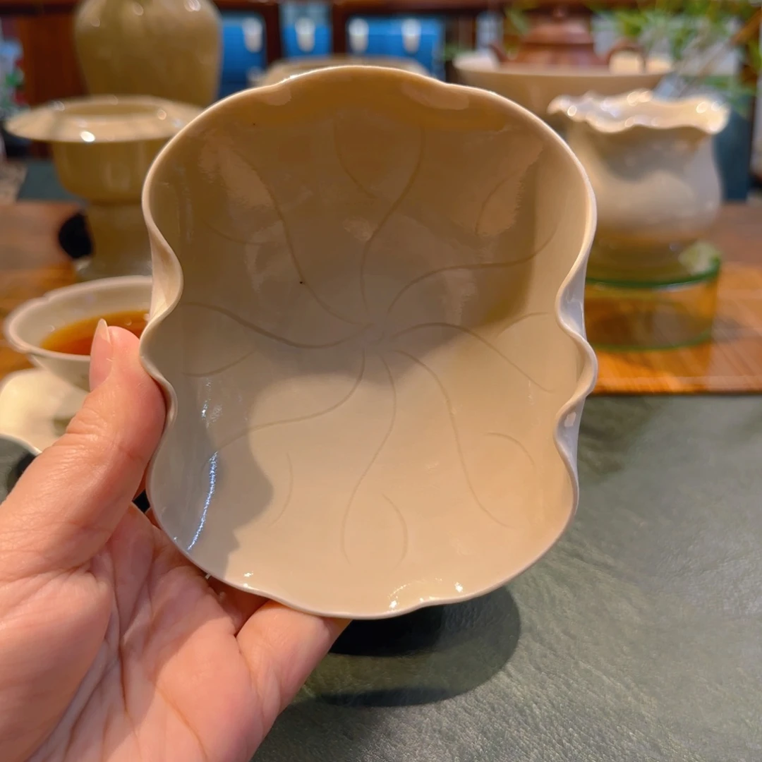 仿古定瓷 荷叶碟 天水郡款