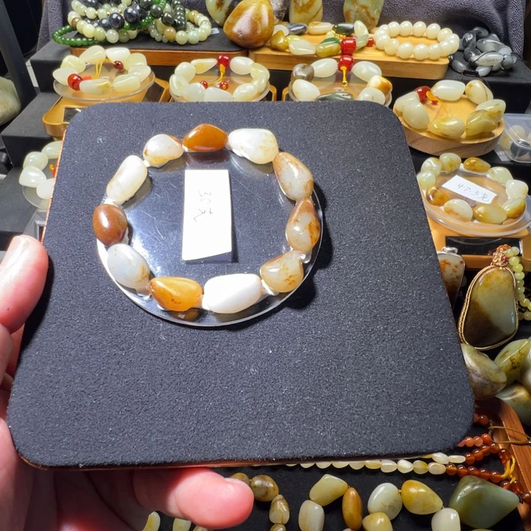 和田玉未镶嵌手串