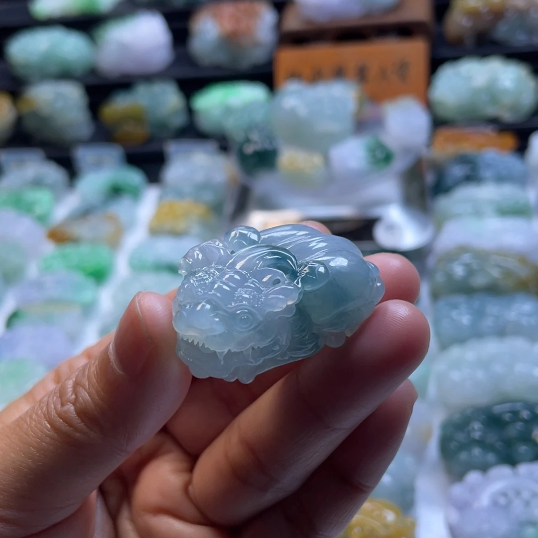 翡翠颈饰未镶嵌貔貅