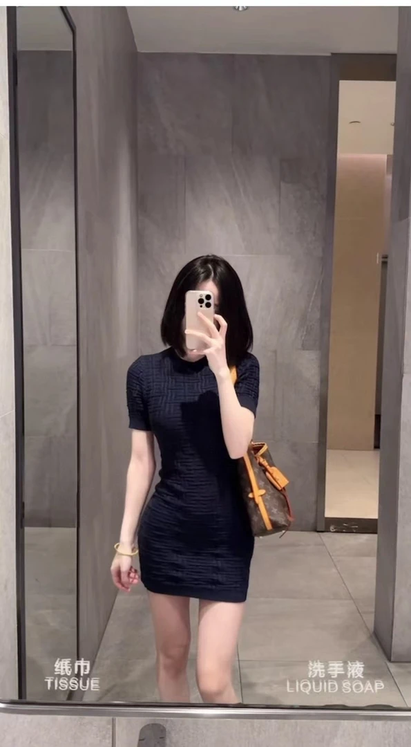 【小巴短袖】立体提花紧身连衣裙气质修身包臀裙