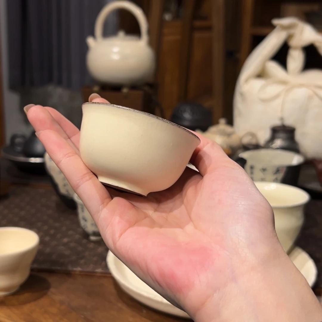 摆件陶瓷。     陶瓷。