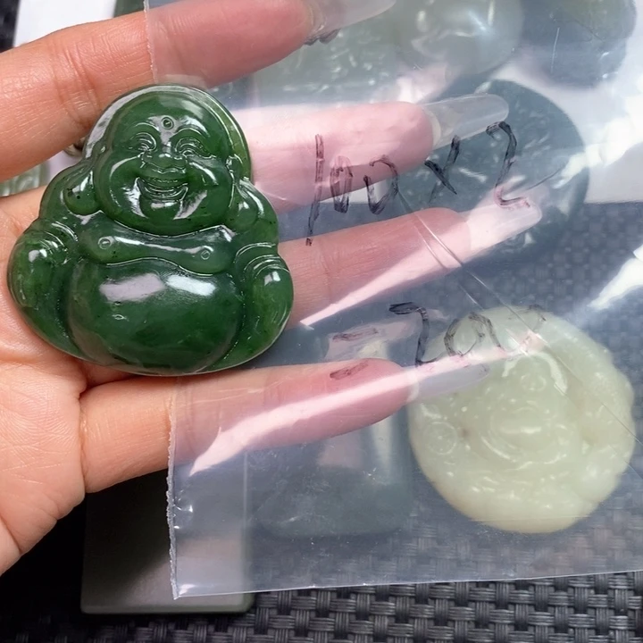 和田玉颈饰未镶嵌达*爷
