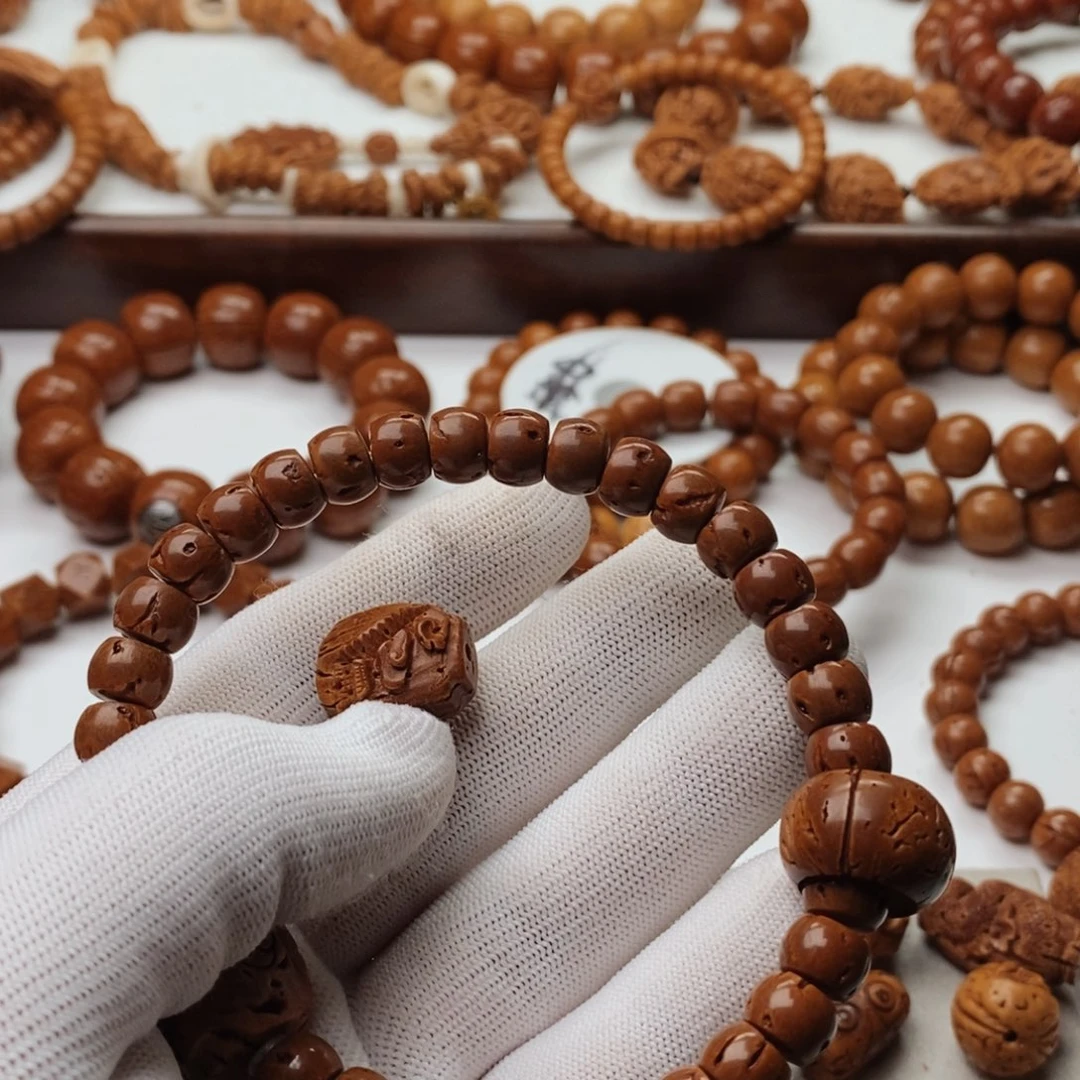 郝**译桃核纯手工打造