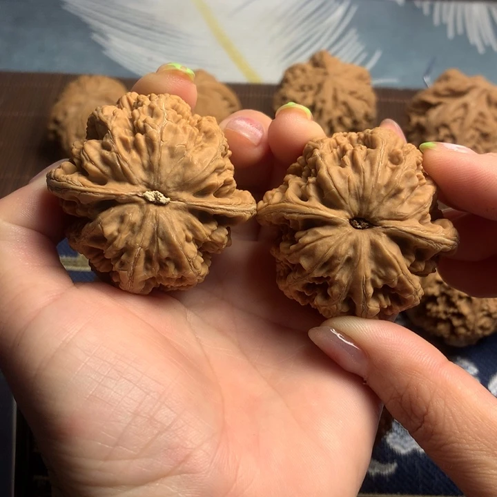 吊坠文玩核桃金*粗筋