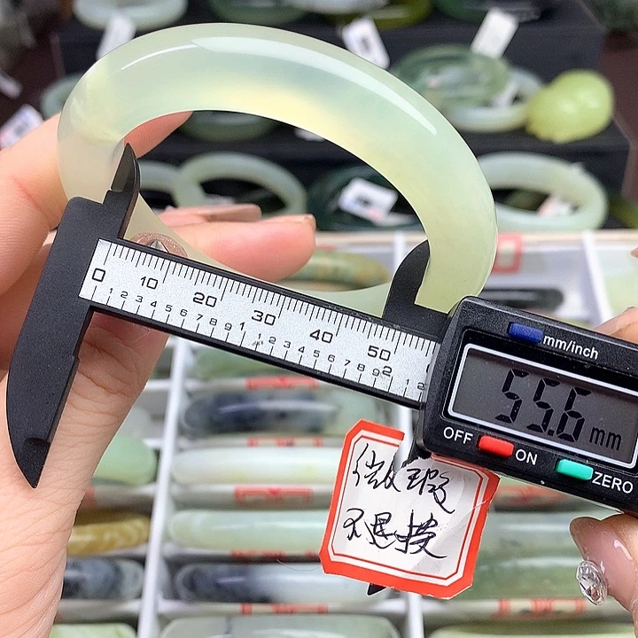 蛇纹石玉手镯未镶嵌869