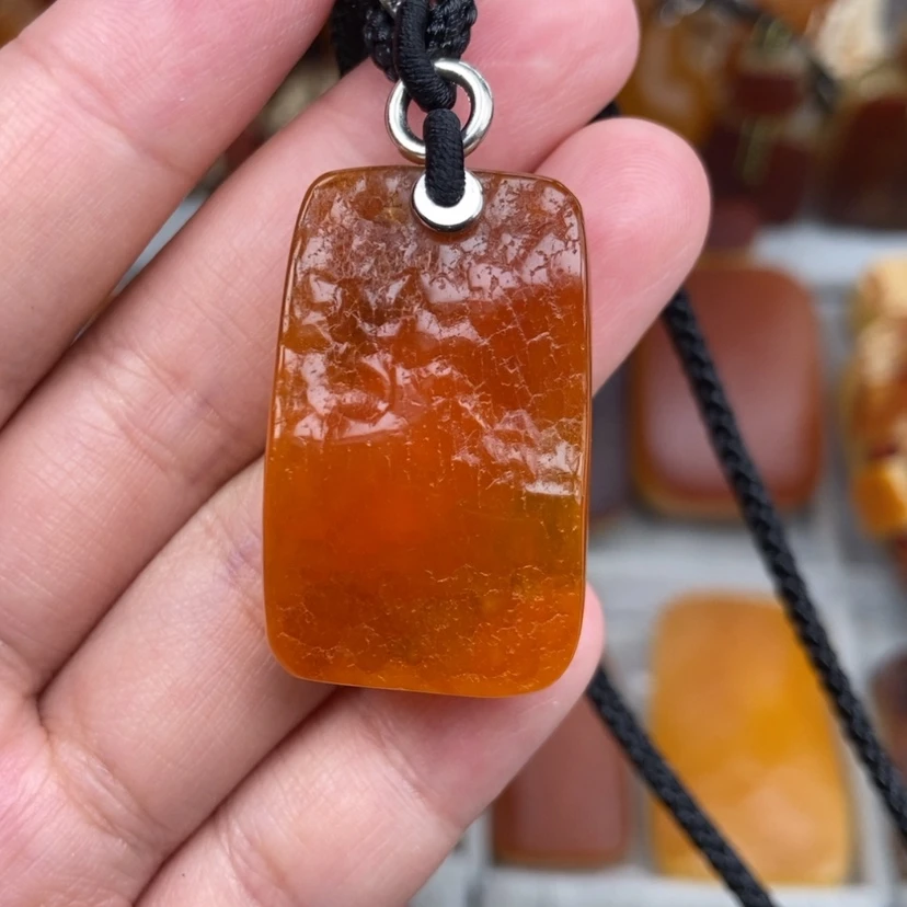 【闪购商品】未镶嵌吊坠(赠链)琥珀