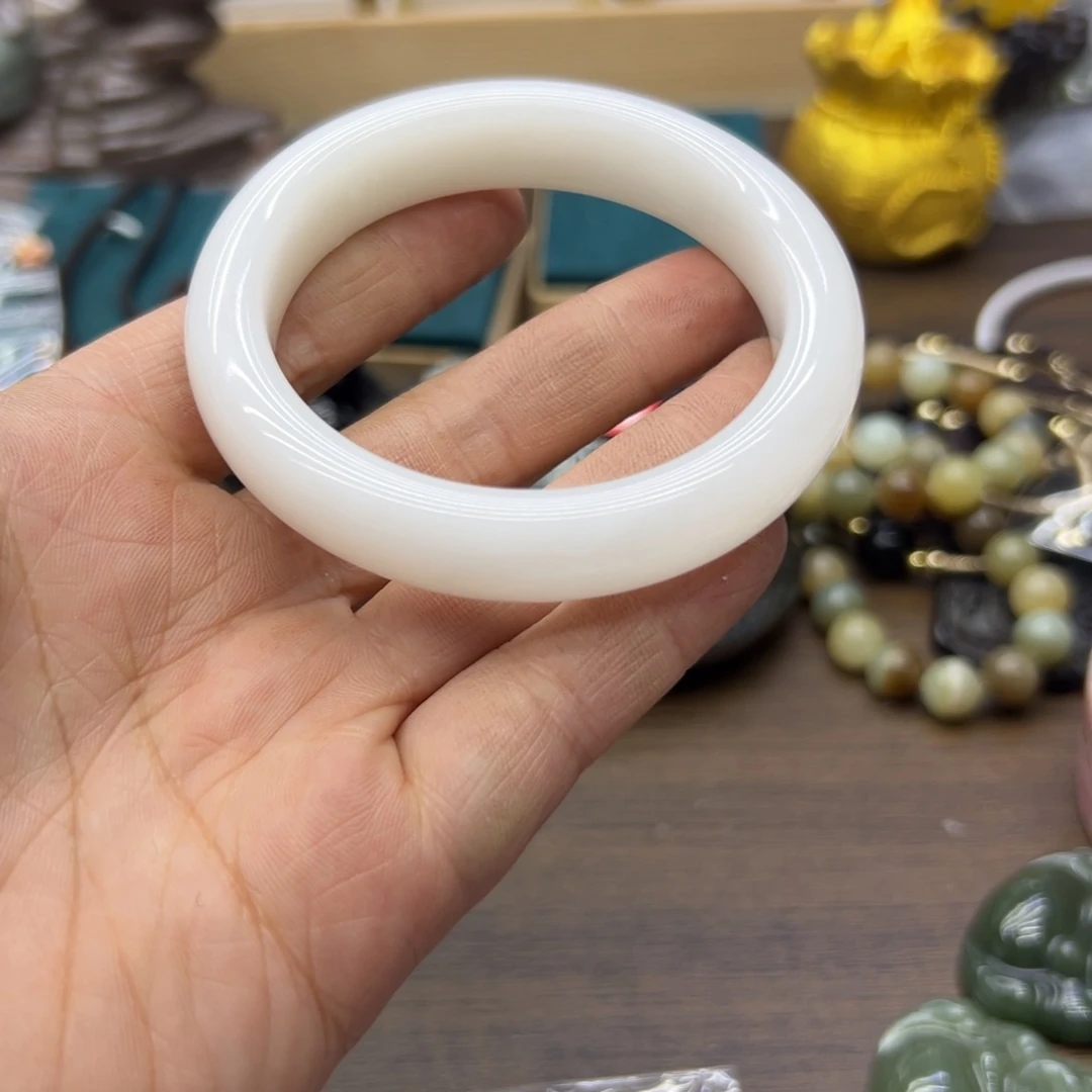 和田玉未镶嵌手镯58.1圈围475