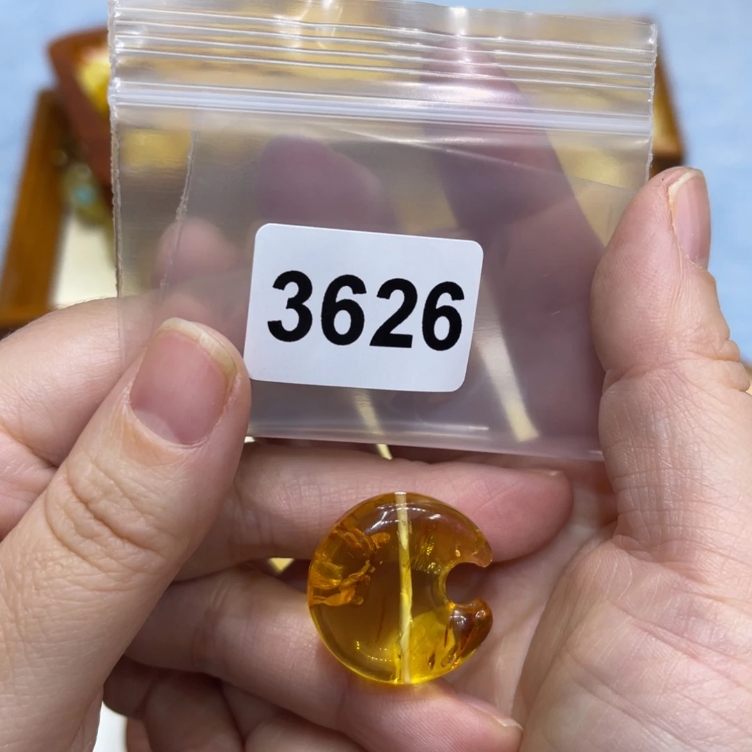 琥珀珠宝奇石未镶嵌