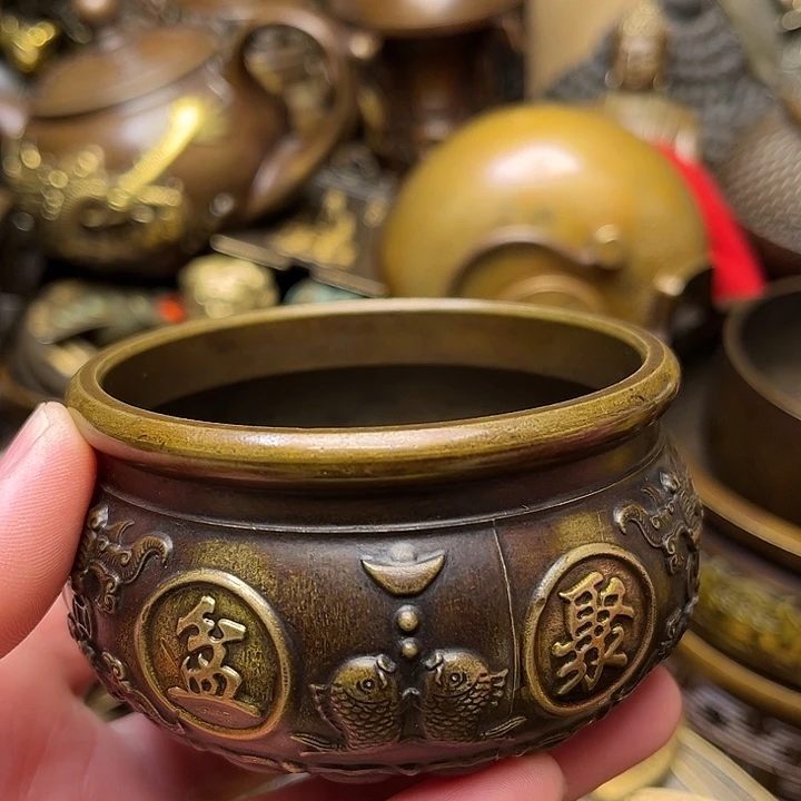 精美铜器批发档口