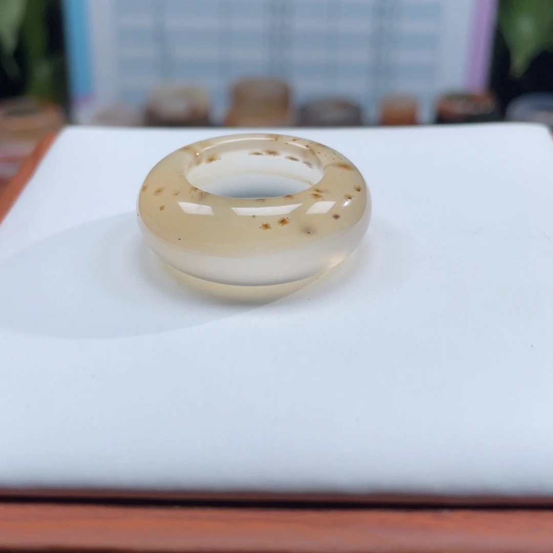 萌***新玛瑙/玉髓未镶嵌戒指Z17.6港15