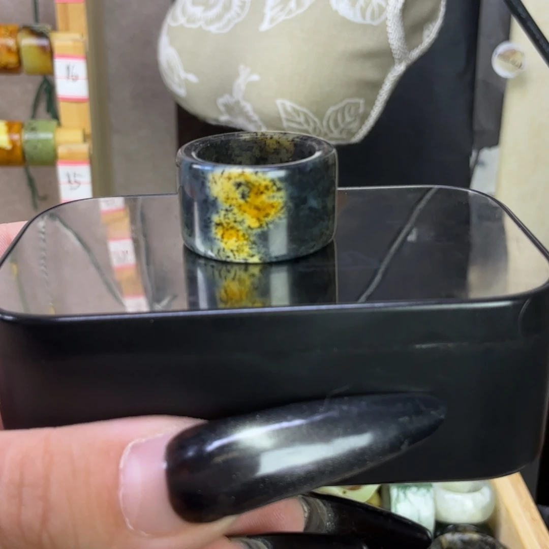 蛇纹石玉未镶嵌戒指18.47