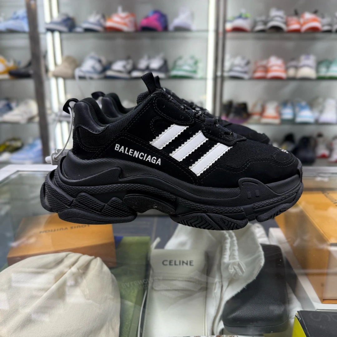 99新 Balenciaga/巴黎世家 三叶草联名TRIPLES老爹鞋38码 YH18659