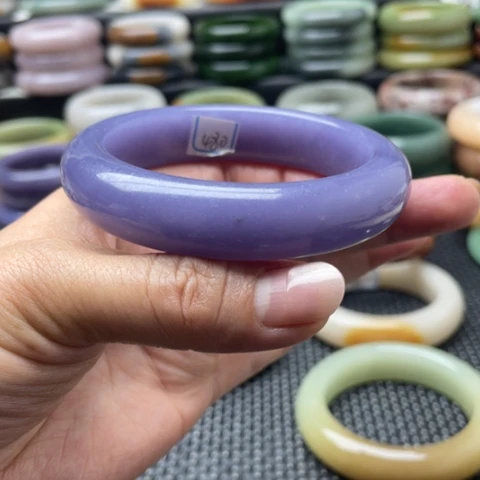 石英岩玉未镶嵌手镯