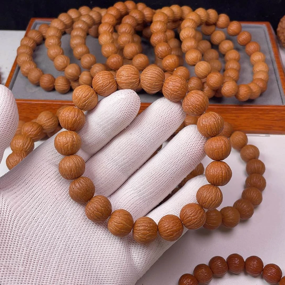 猴头核桃吊坠凤羽