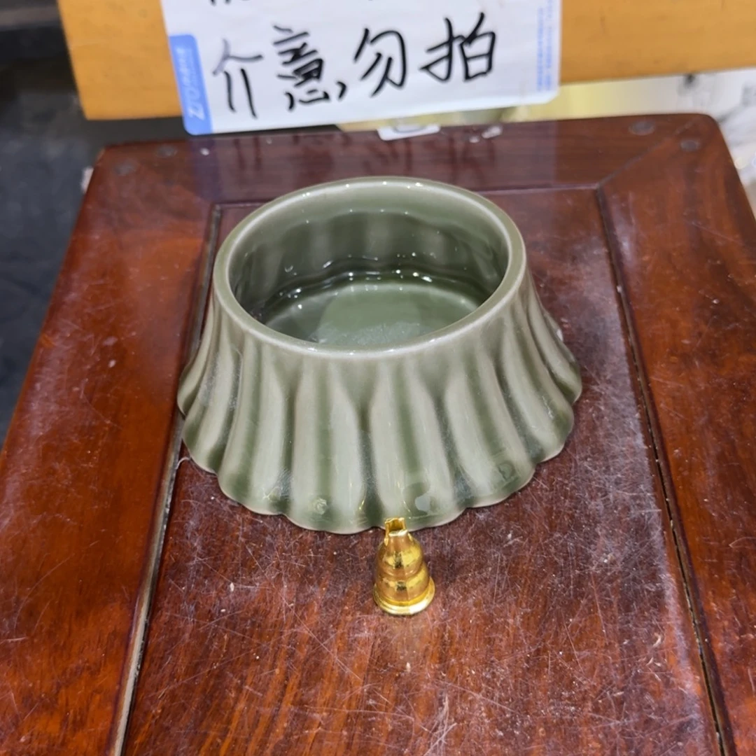 微瑕疵介意勿拍陶瓷器皿A881