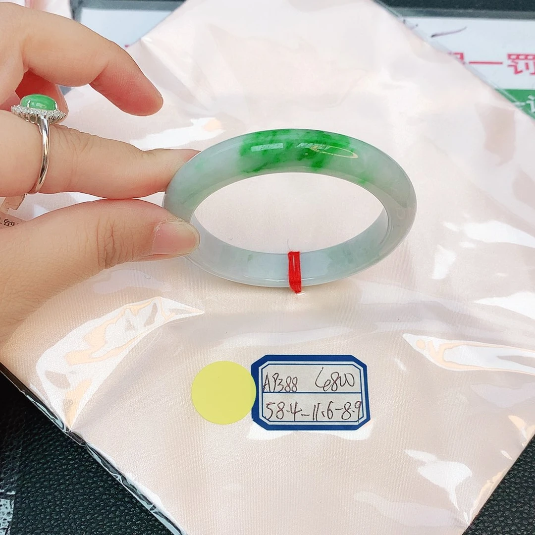 翡翠手镯未镶嵌缅甸翡翠