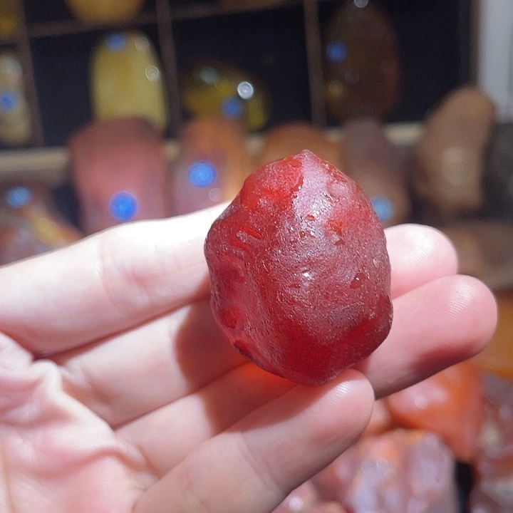 未镶嵌琥珀珠宝奇石