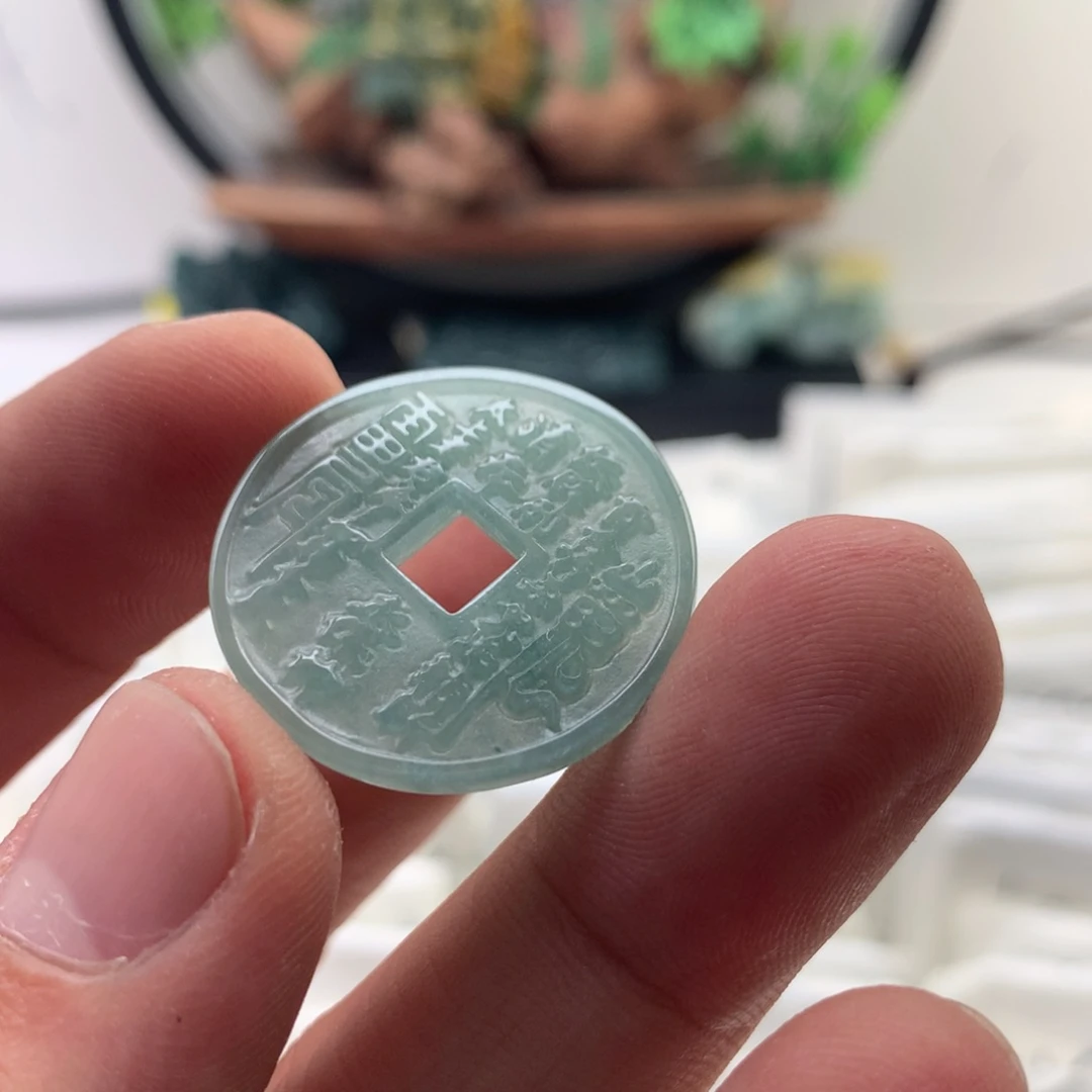 颈饰未镶嵌翡翠山鬼