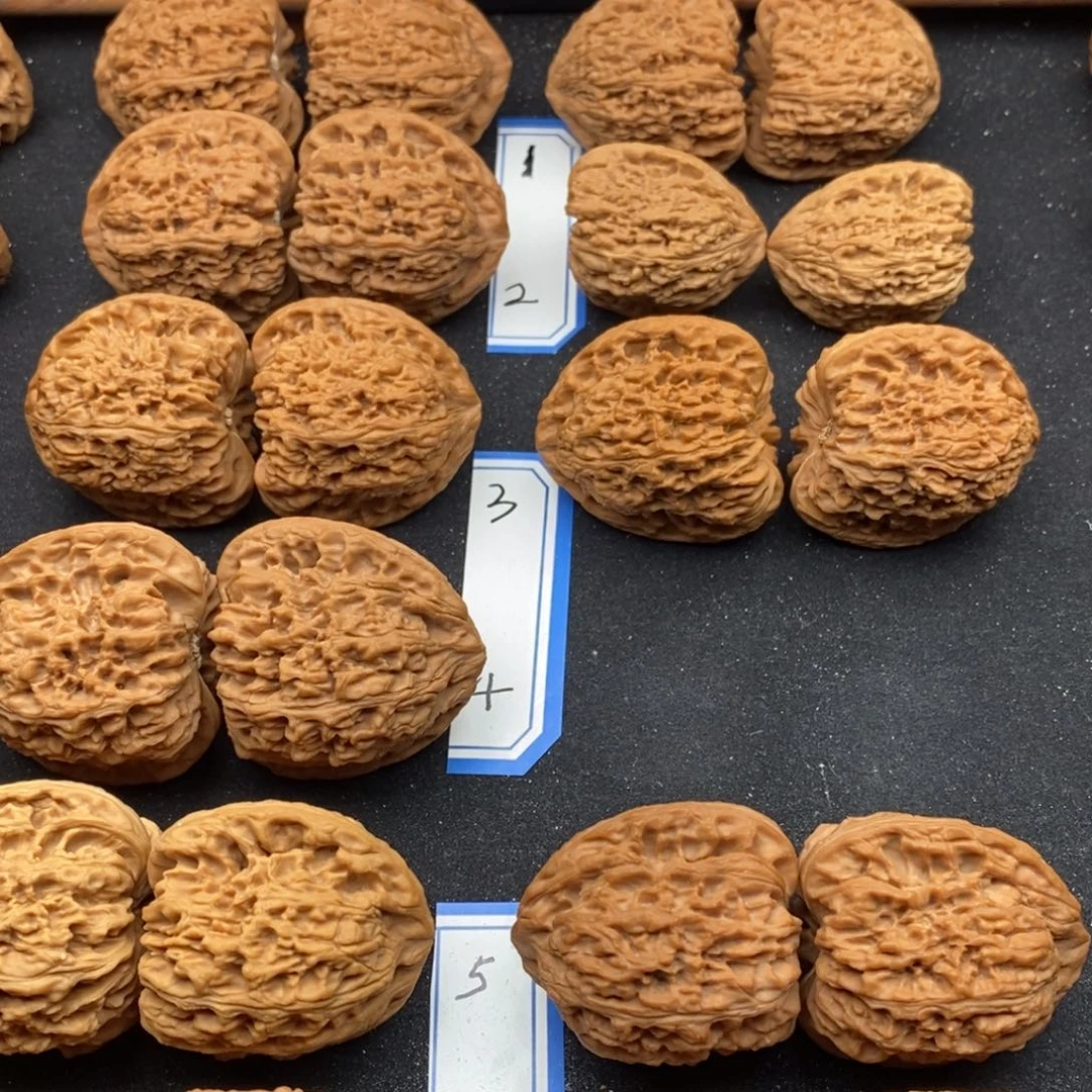 文玩核桃把件绿*好好