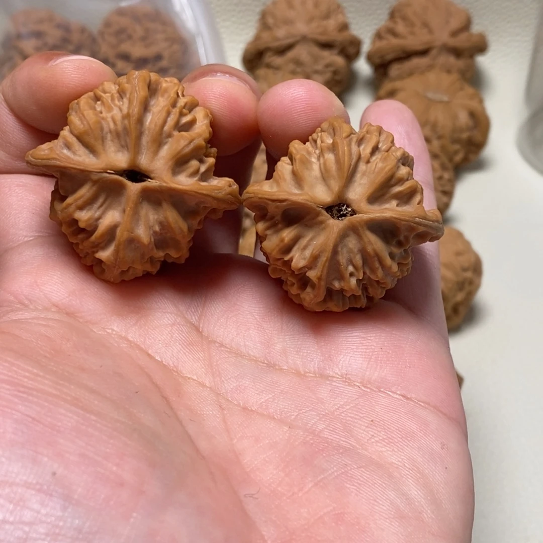 D***文玩核桃把件天地0368