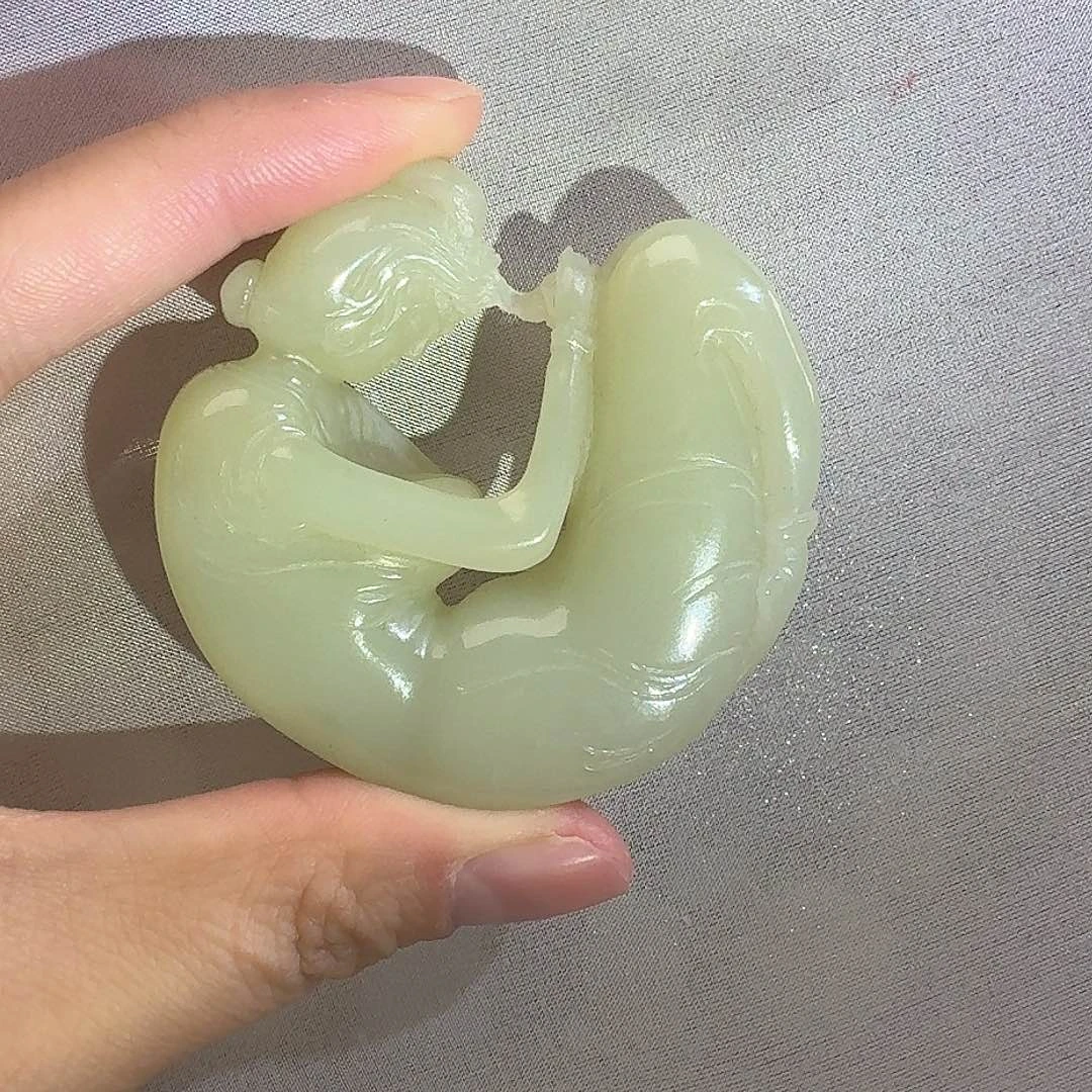 和田玉颈饰未镶嵌且末远矿57g