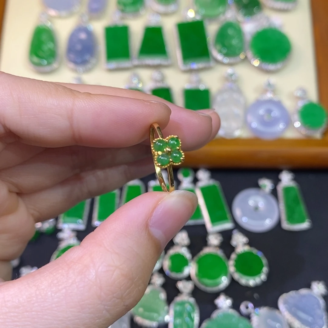 翡翠戒指18K金镶嵌戒指