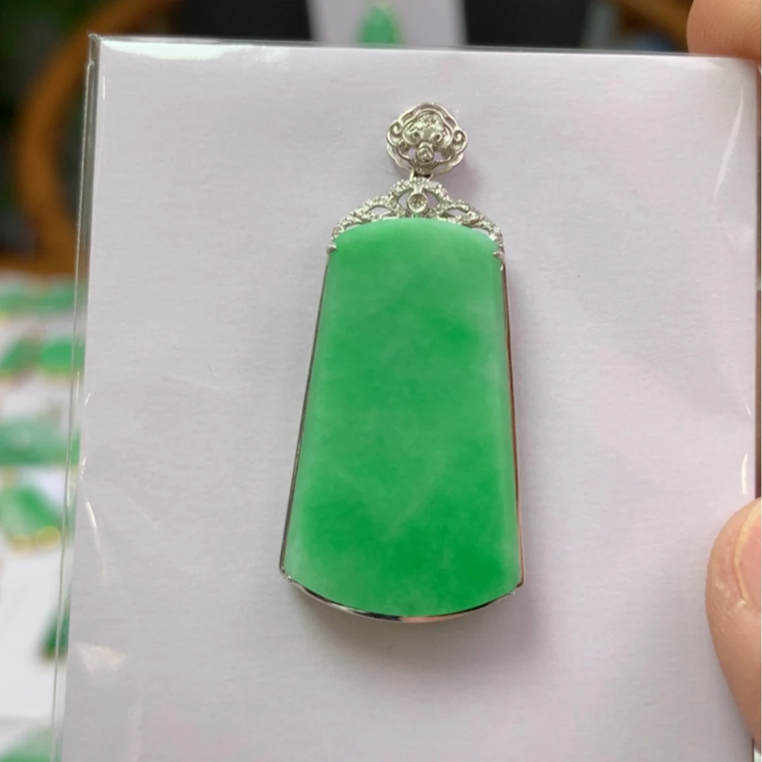 【闪购商品】翡翠颈饰18K金镶嵌翡翠