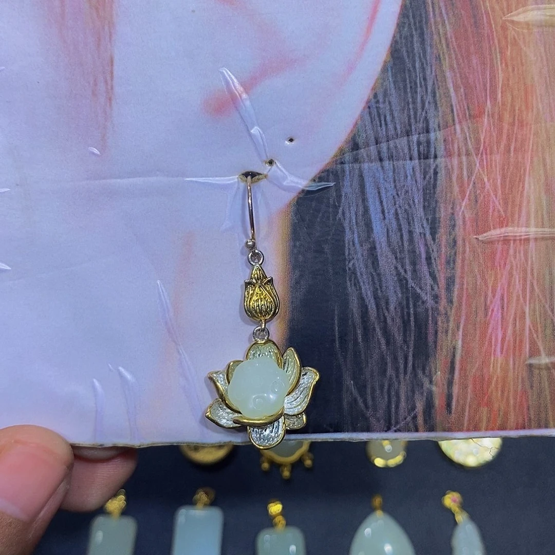 银S925镀金镶嵌和田玉耳饰